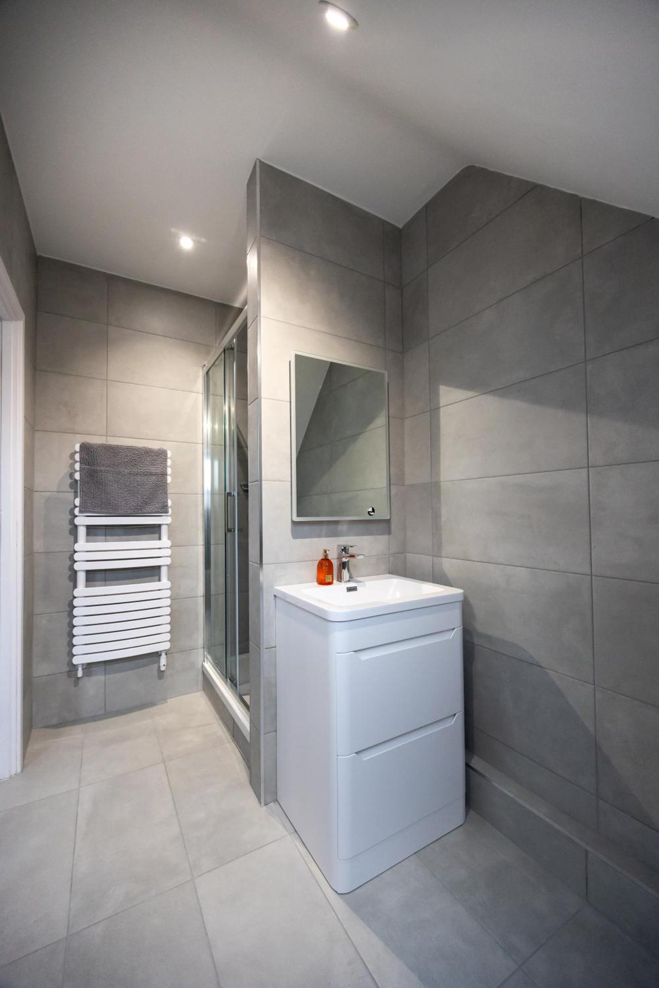 雷丁Stunning 3Br, Free Parking, Near Town Center, Long Term Discoun公寓 外观 照片